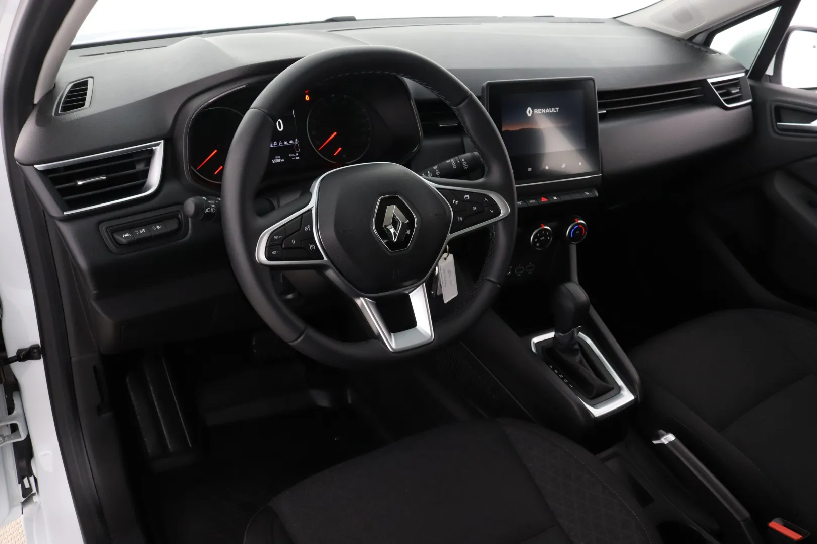 RENAULT Clio OZC-988 carousel image