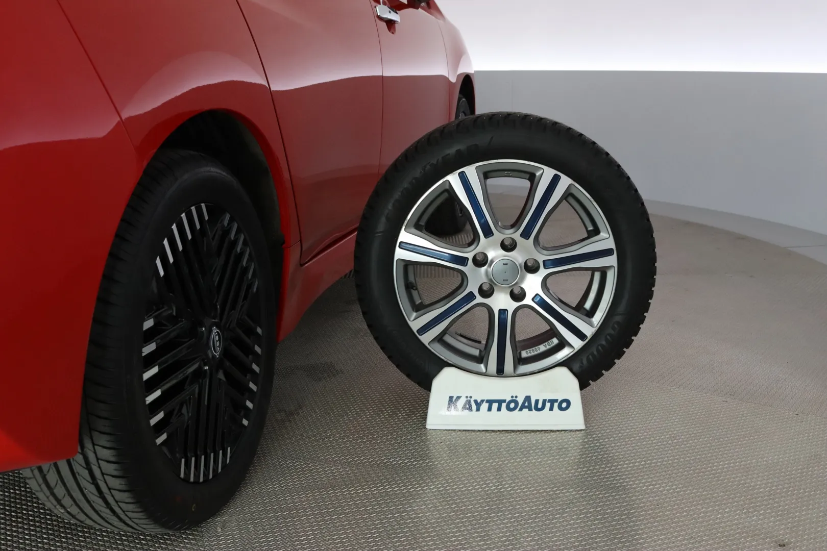 NISSAN Leaf IRB-939 carousel image