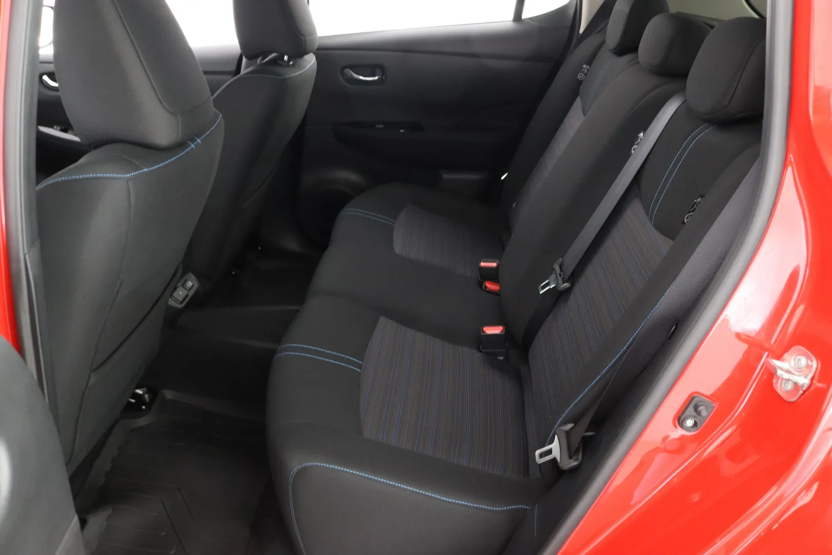 NISSAN Leaf IRB-939 carousel image