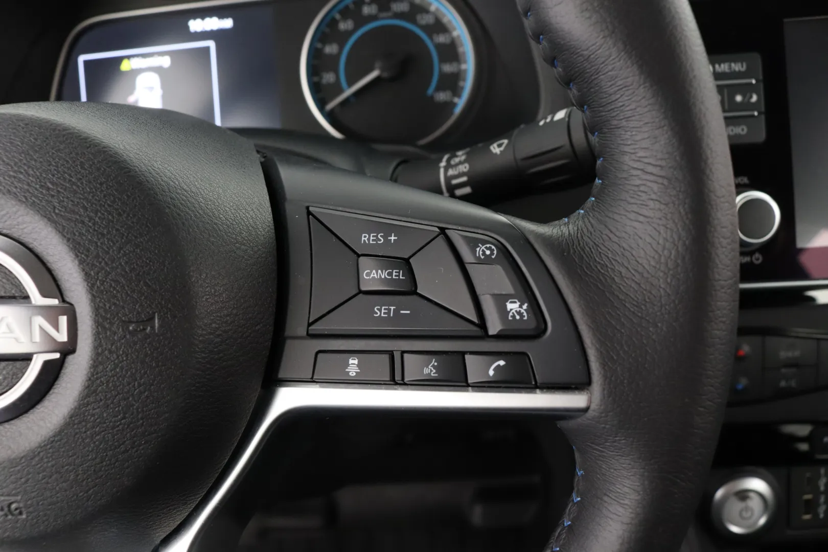 NISSAN Leaf IRB-939 carousel image