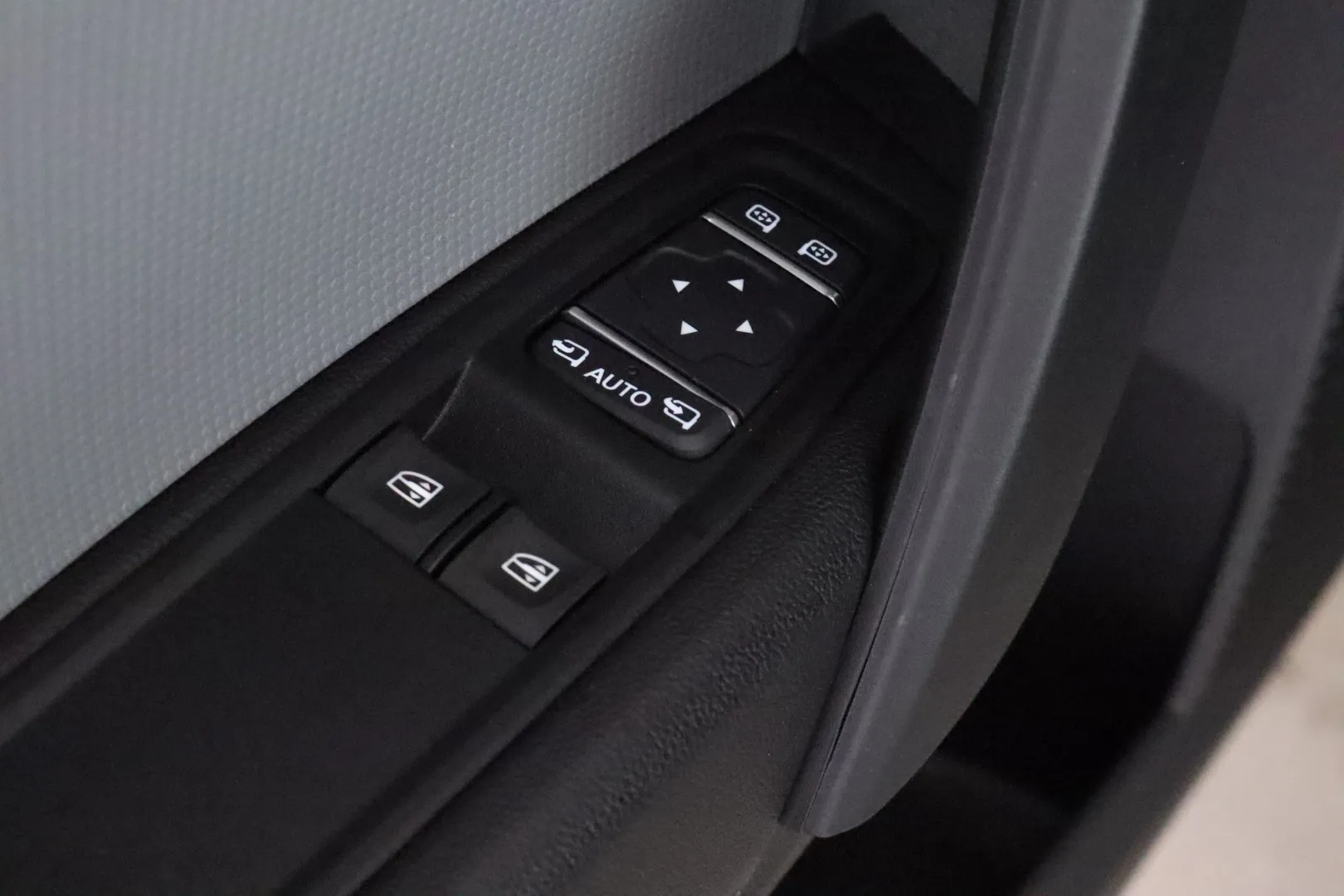 Nissan Townstar FRG-203 carousel image