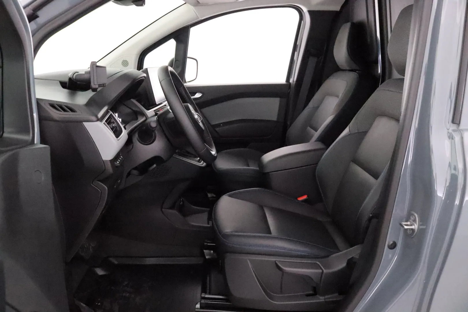 Nissan Townstar FRG-203 carousel image