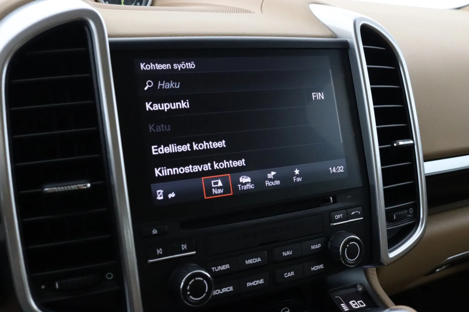 PORSCHE Cayenne XOB-182 carousel image