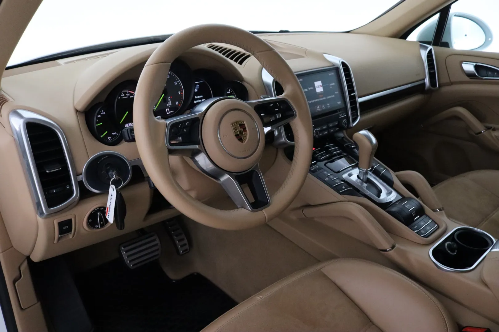 PORSCHE Cayenne XOB-182 carousel image