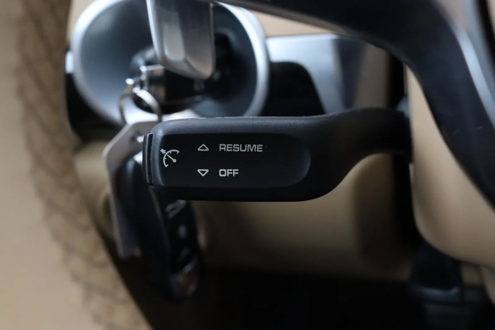 PORSCHE Cayenne XOB-182 carousel image