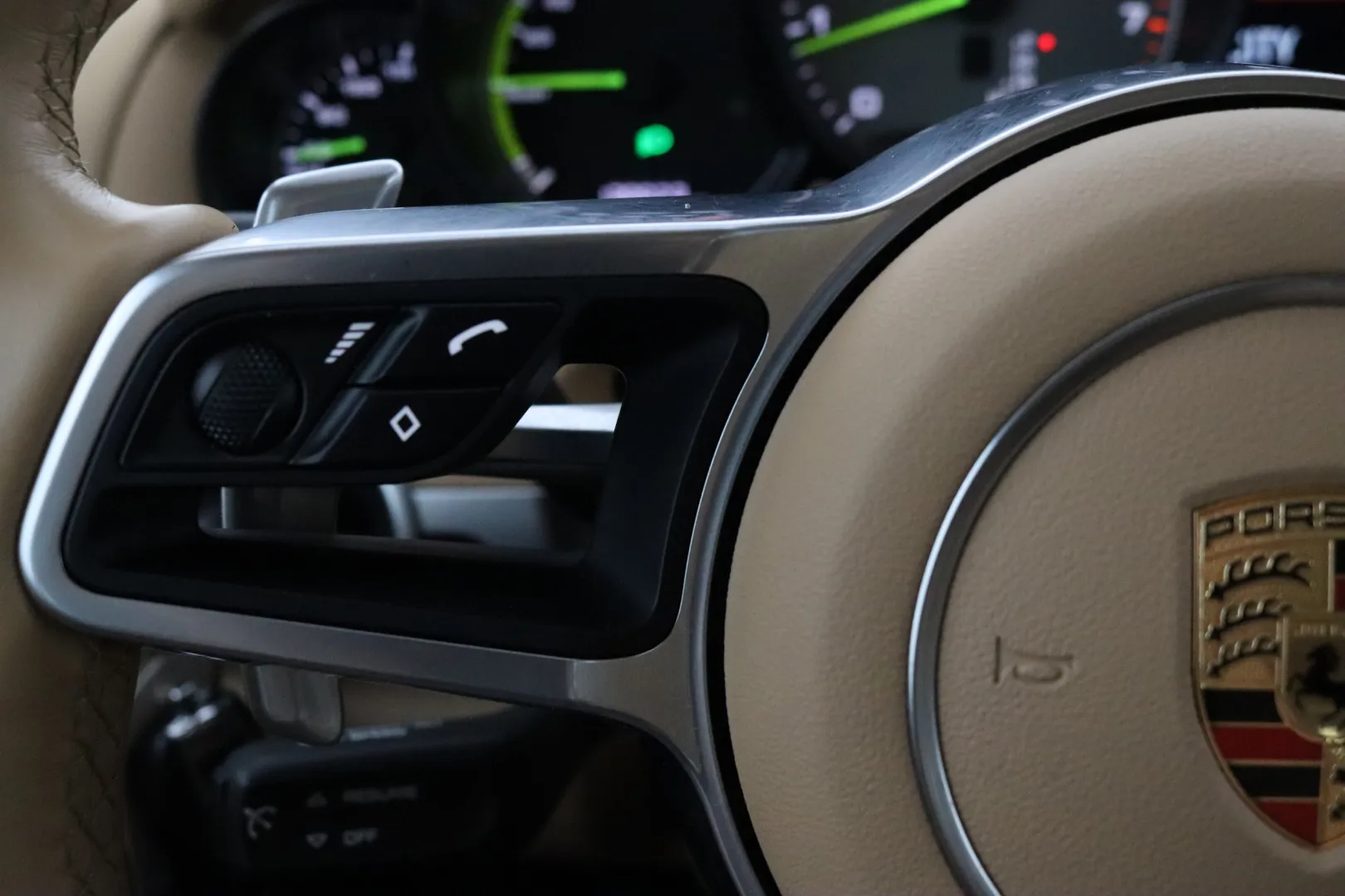 PORSCHE Cayenne XOB-182 carousel image