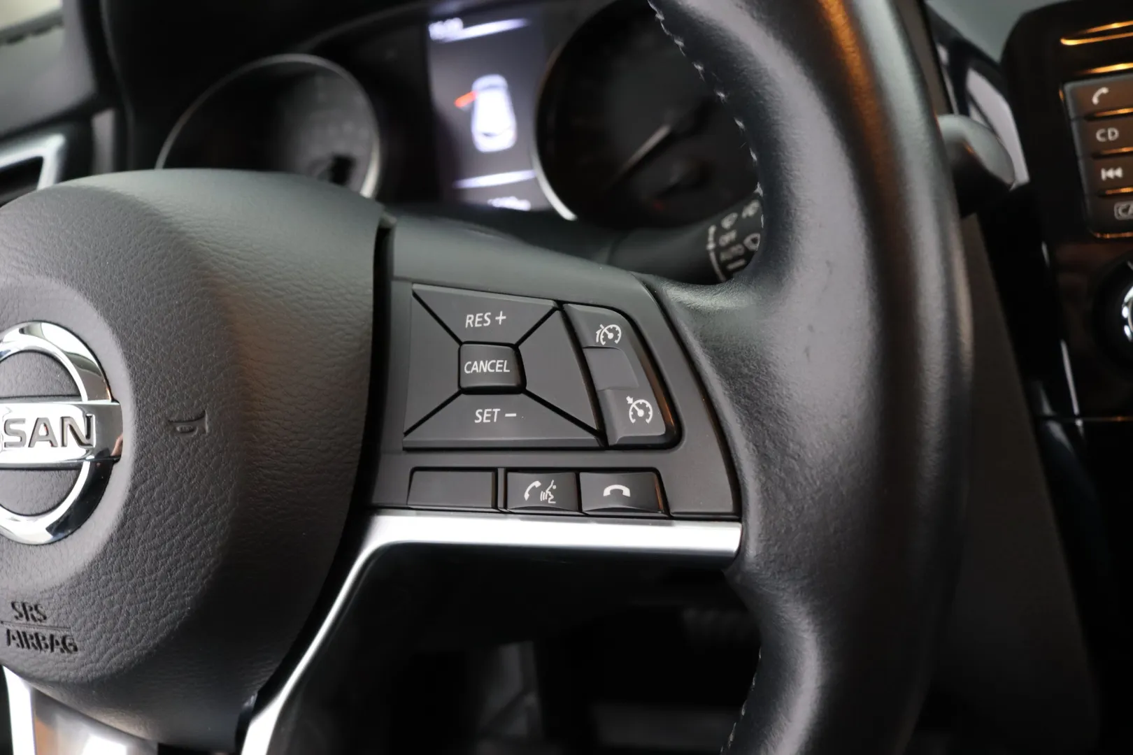 NISSAN Qashqai IOA-609 carousel image