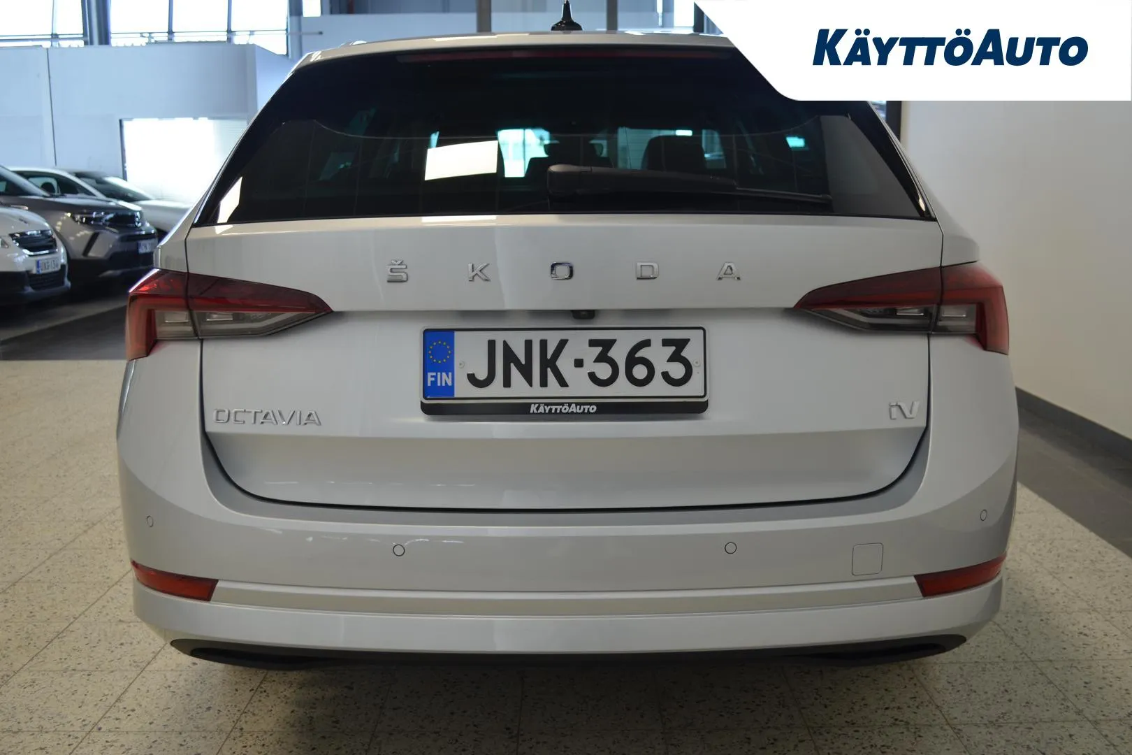 SKODA Octavia JNK-363 carousel image