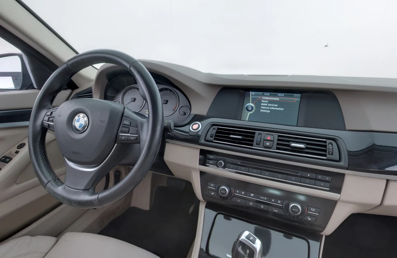 BMW 520 SKJ-723 carousel image