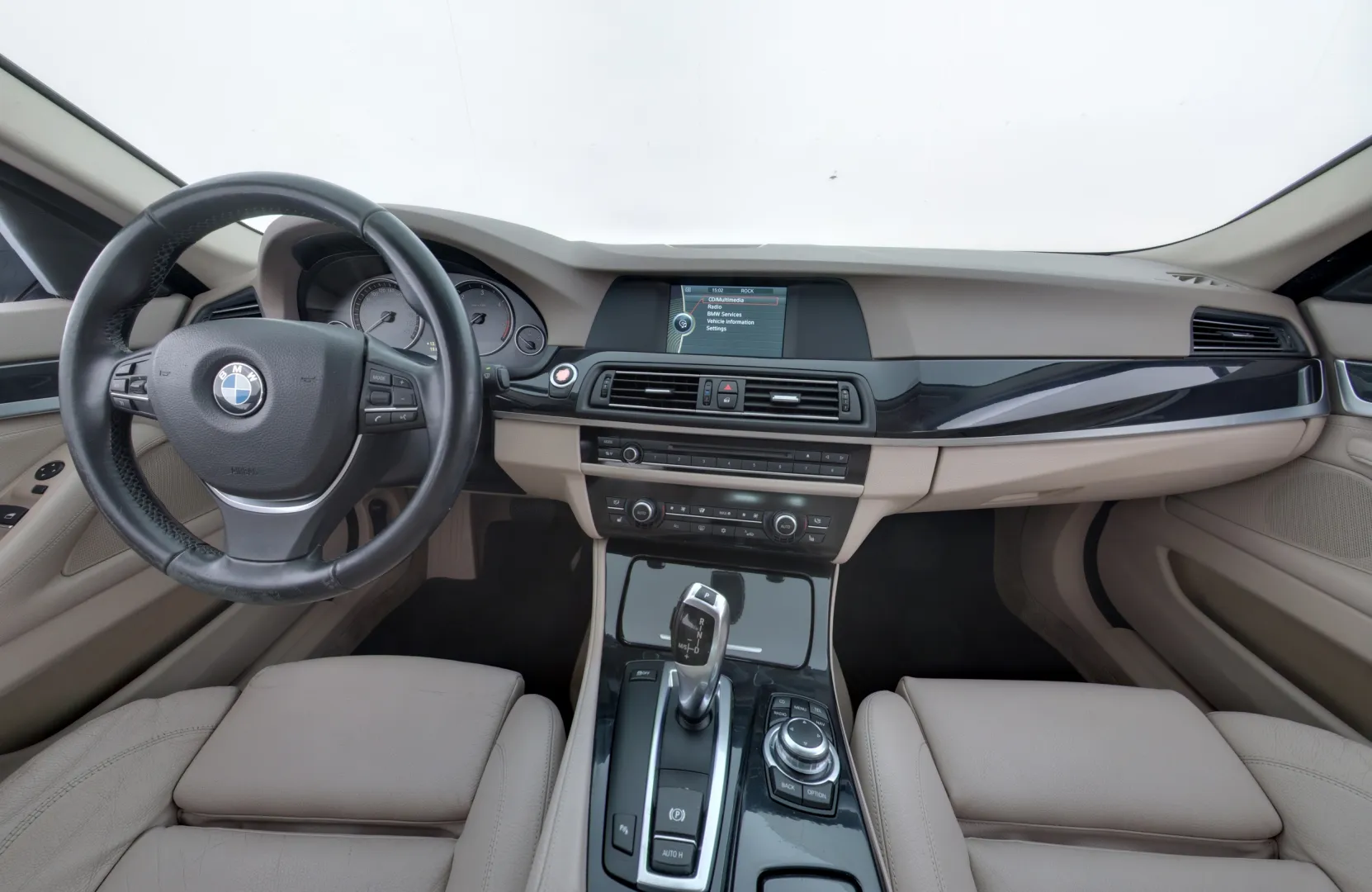BMW 520 SKJ-723 carousel image