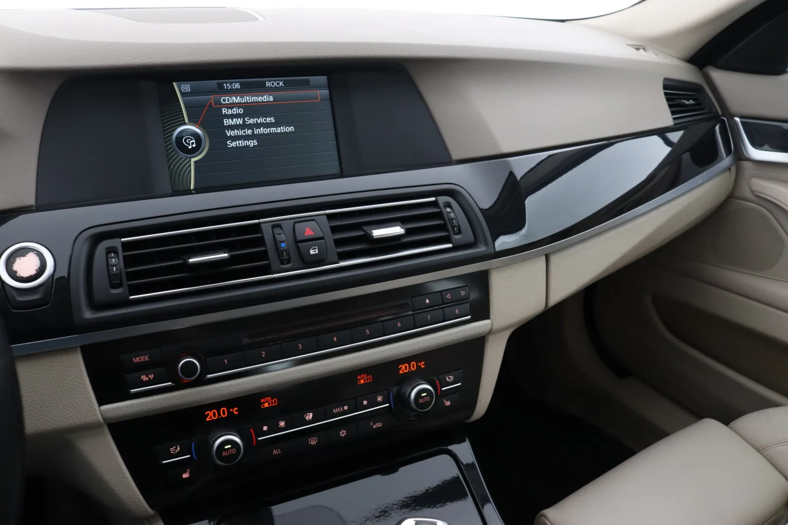 BMW 520 SKJ-723 carousel image