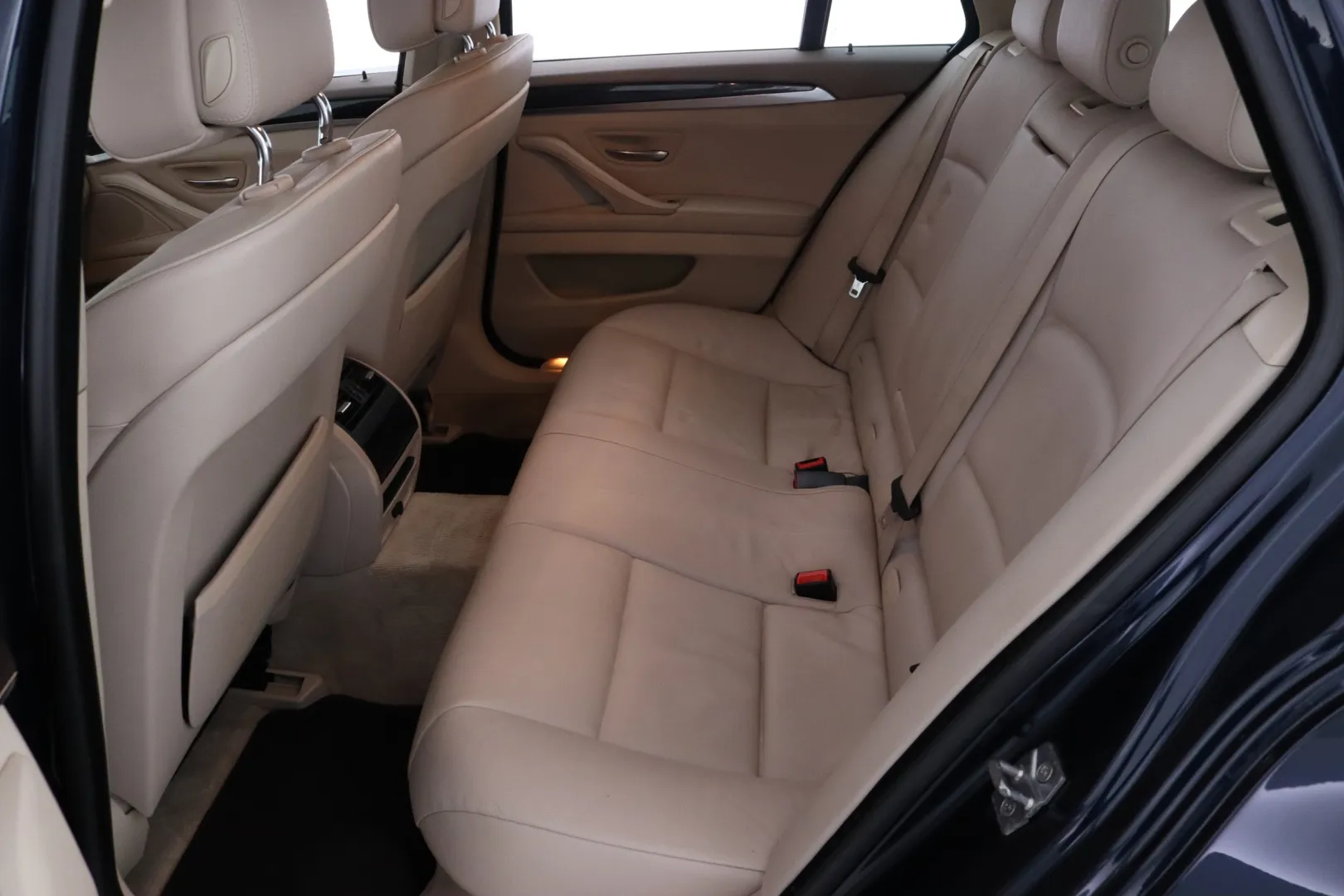 BMW 520 SKJ-723 carousel image