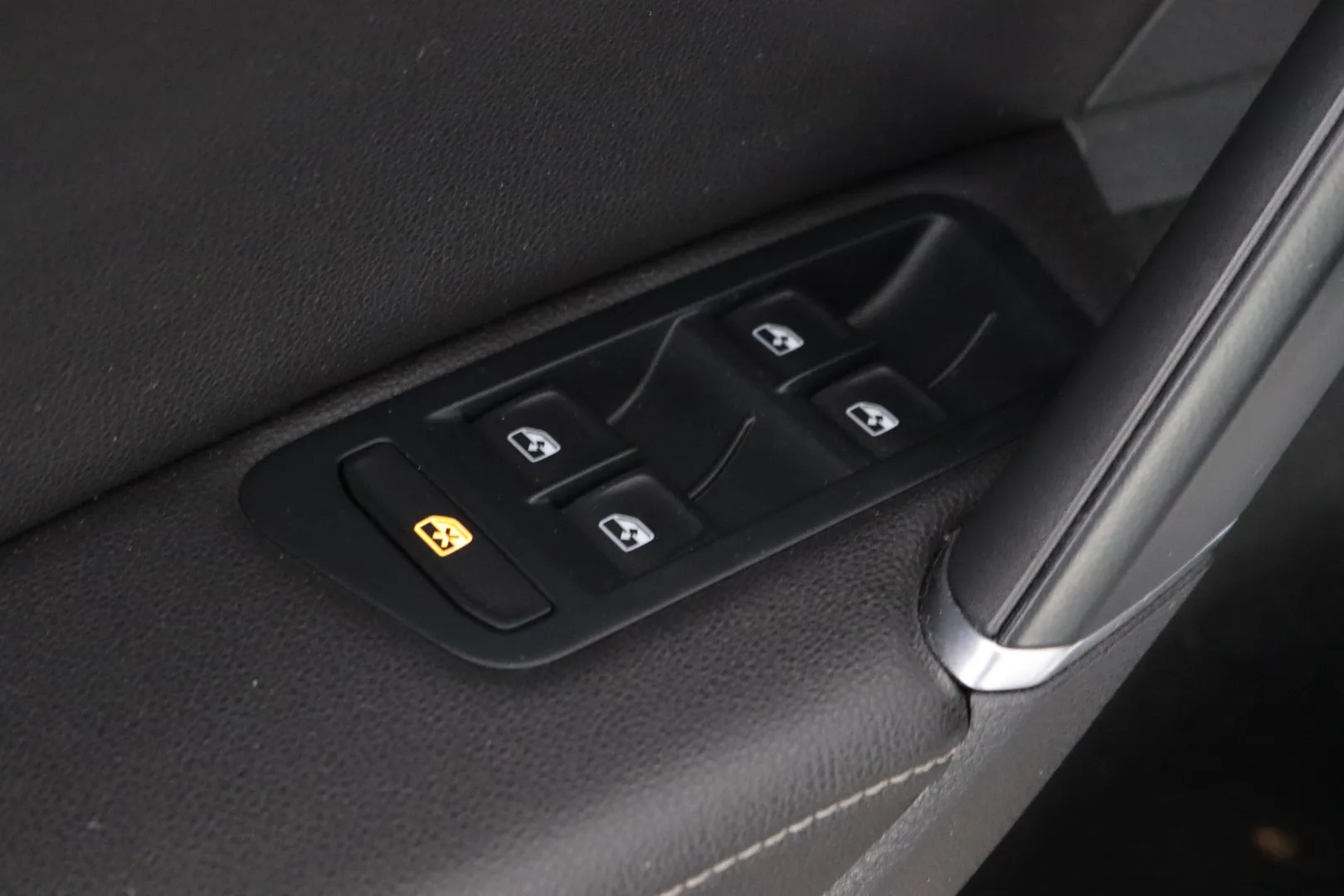 Volkswagen Golf MMO-900 carousel image