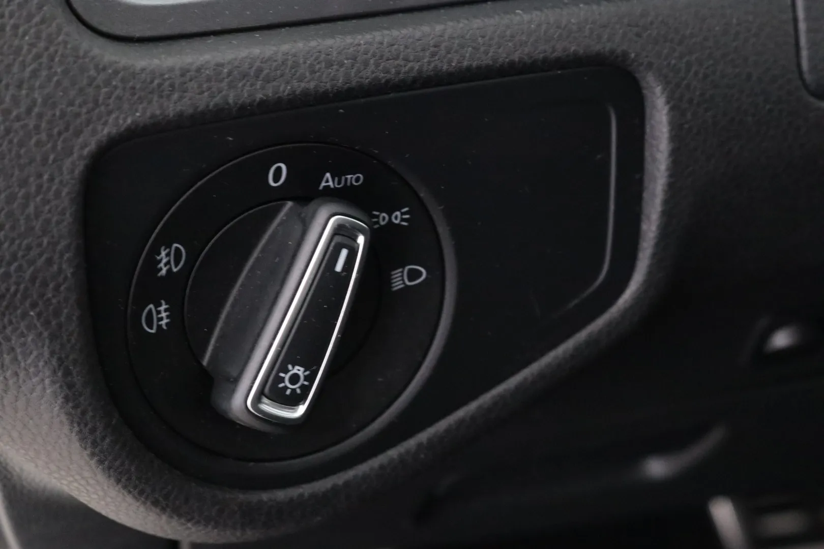 Volkswagen Golf MMO-900 carousel image