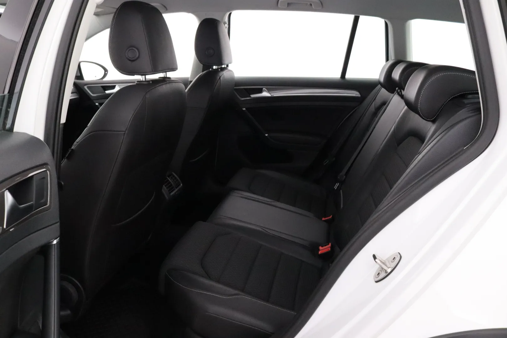 Volkswagen Golf MMO-900 carousel image