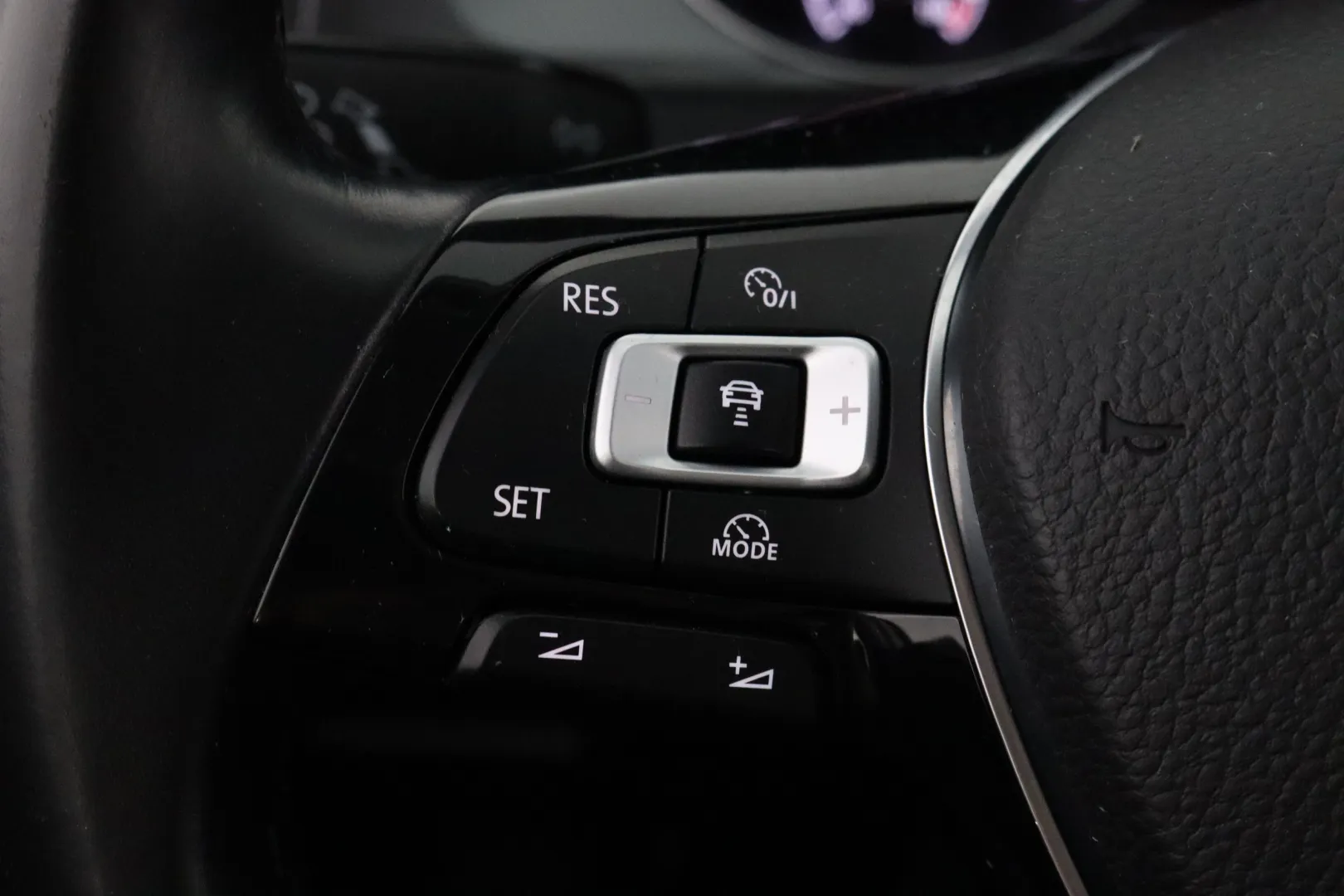 Volkswagen Golf MMO-900 carousel image