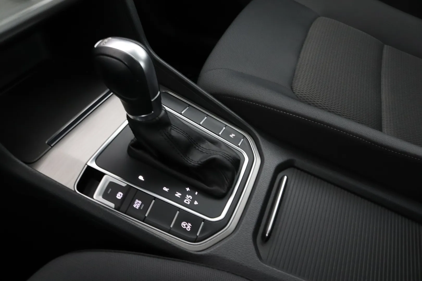 VOLKSWAGEN Golf Sportsvan FNC-645 carousel image