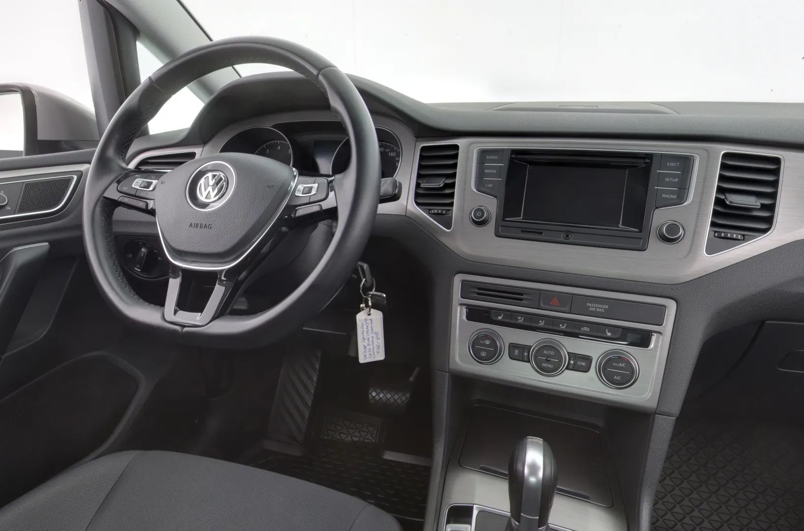 VOLKSWAGEN Golf Sportsvan FNC-645 carousel image