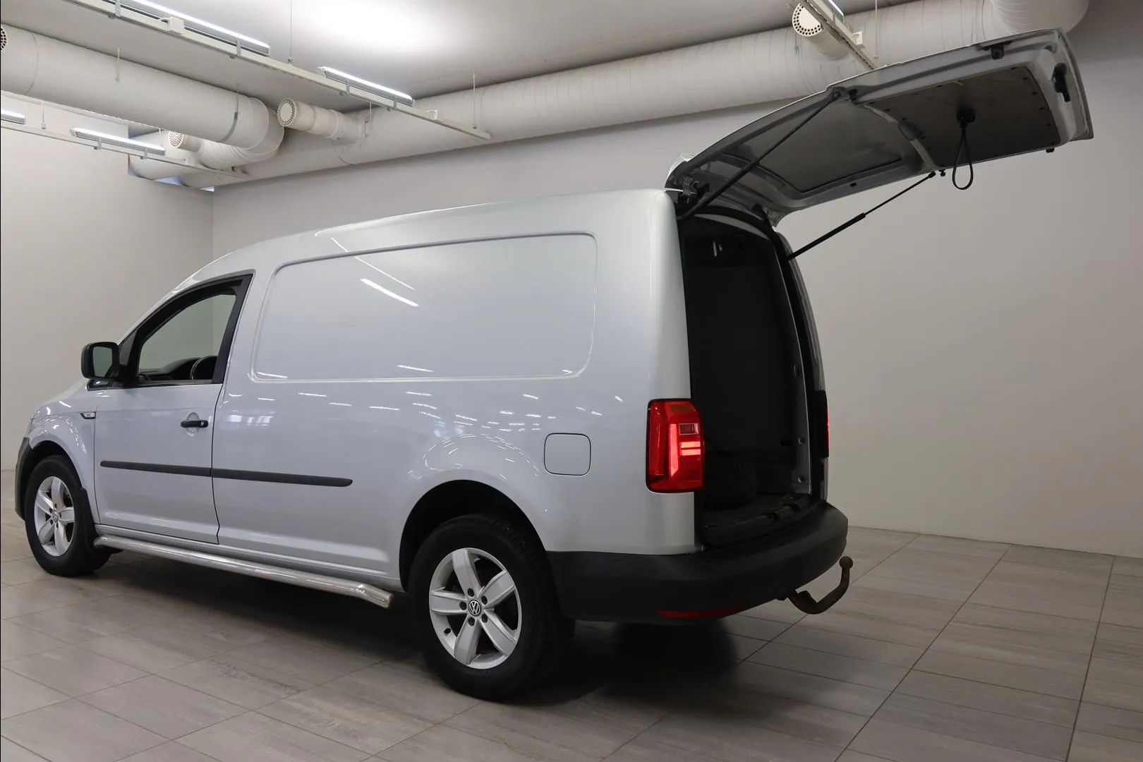VOLKSWAGEN Caddy Maxi RSJ-200 carousel image