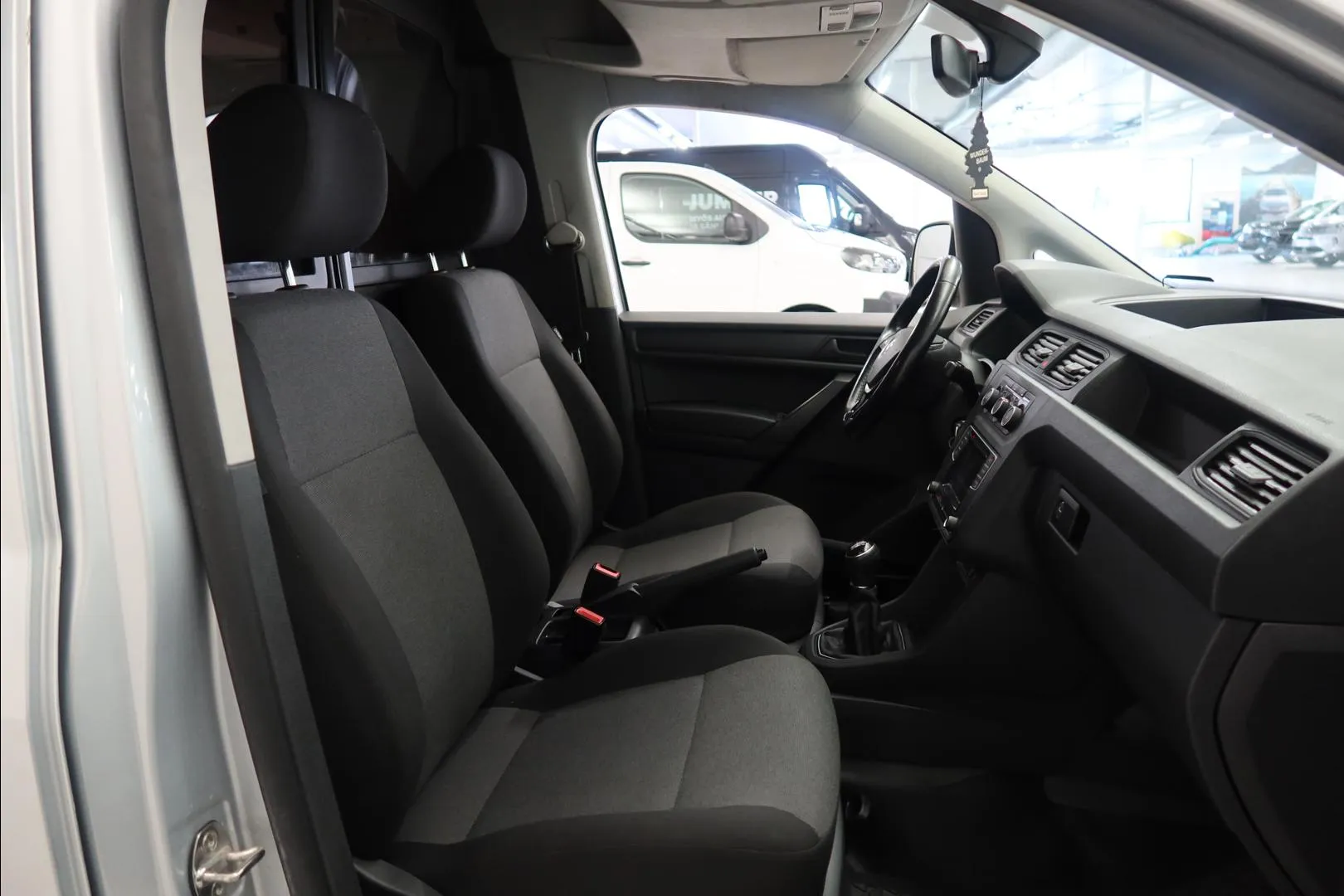 VOLKSWAGEN Caddy Maxi RSJ-200 carousel image