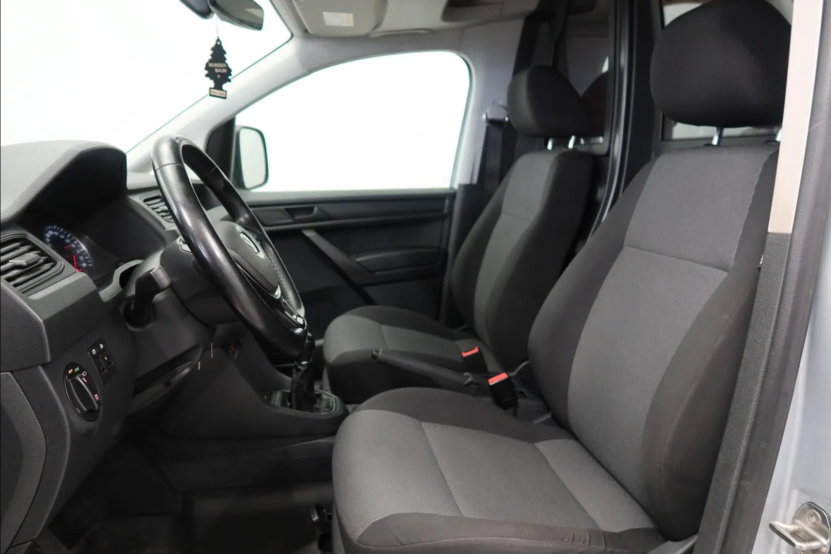 VOLKSWAGEN Caddy Maxi RSJ-200 carousel image