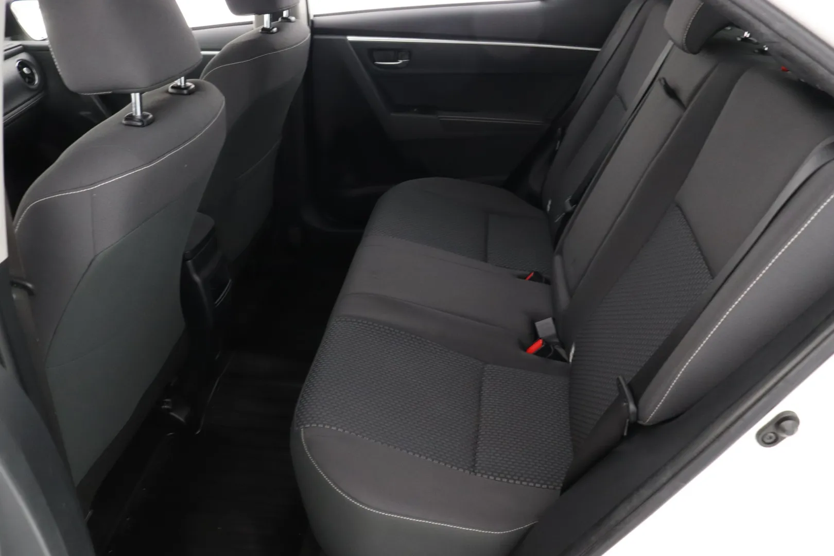 TOYOTA Corolla ZLH-547 carousel image
