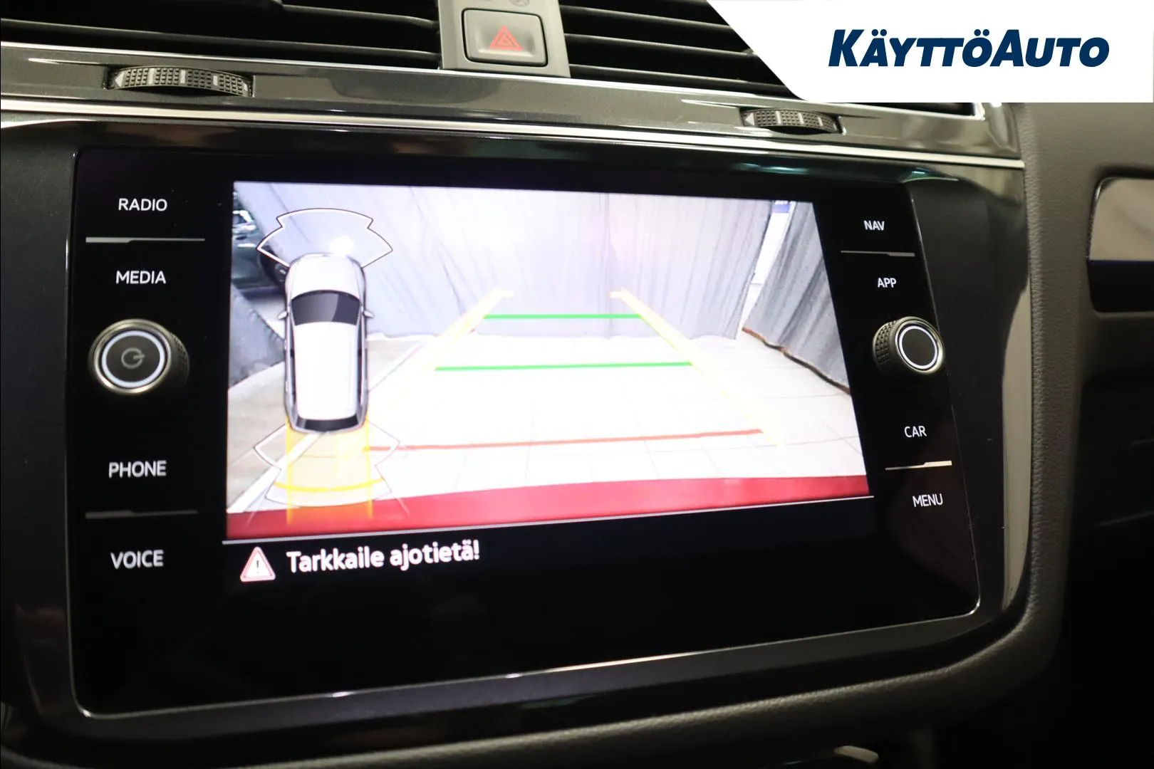 VOLKSWAGEN Tiguan KVJ-162 carousel image