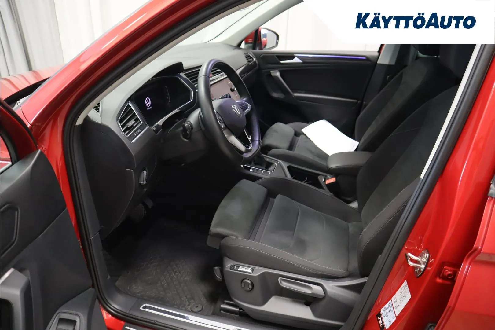 VOLKSWAGEN Tiguan KVJ-162 carousel image