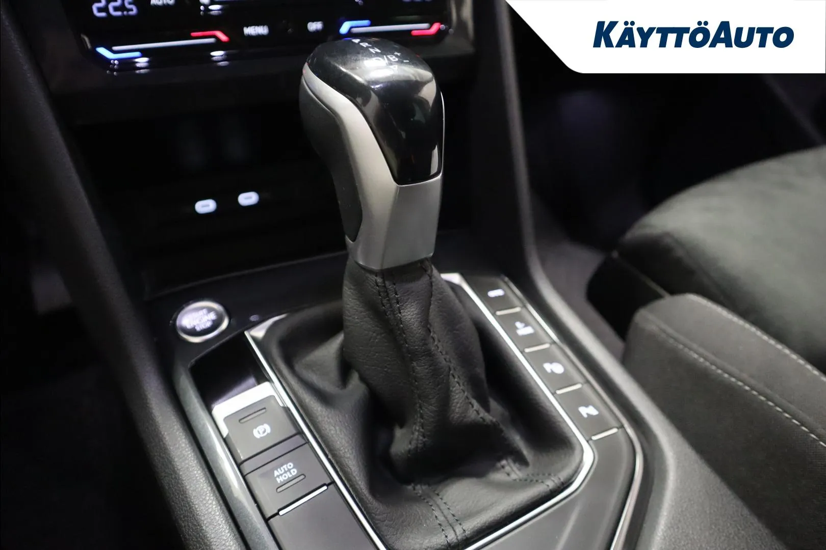 VOLKSWAGEN Tiguan KVJ-162 carousel image