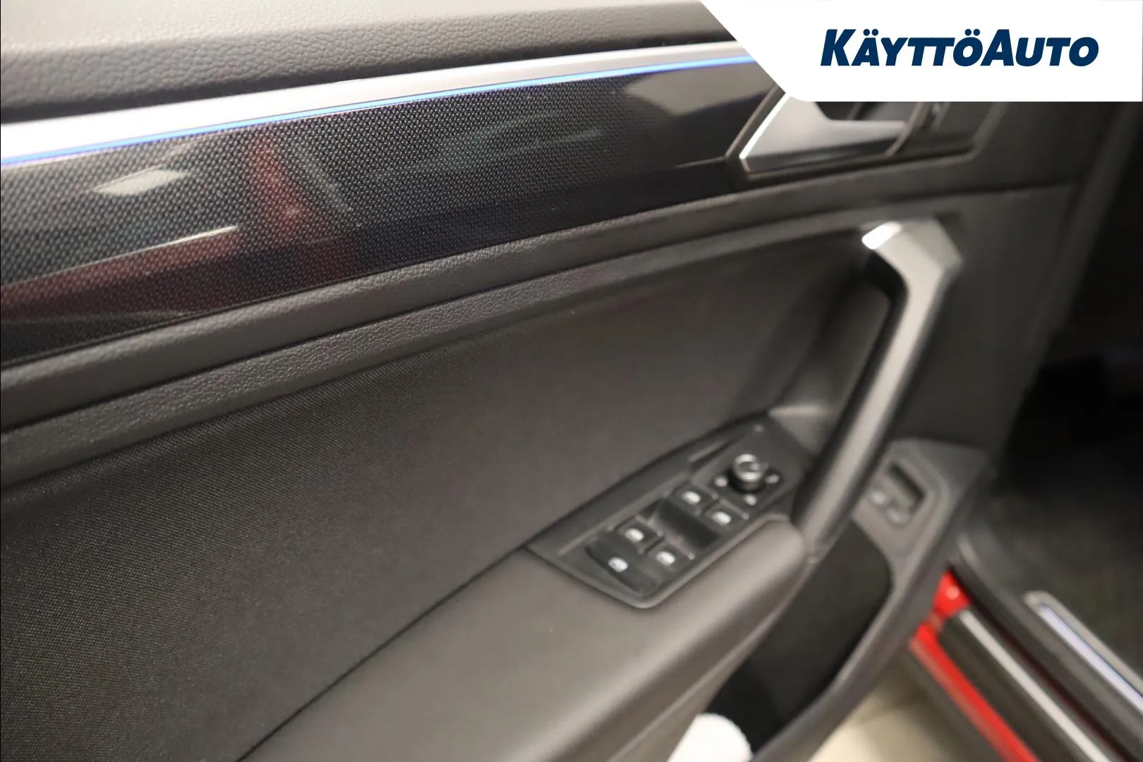 VOLKSWAGEN Tiguan KVJ-162 carousel image