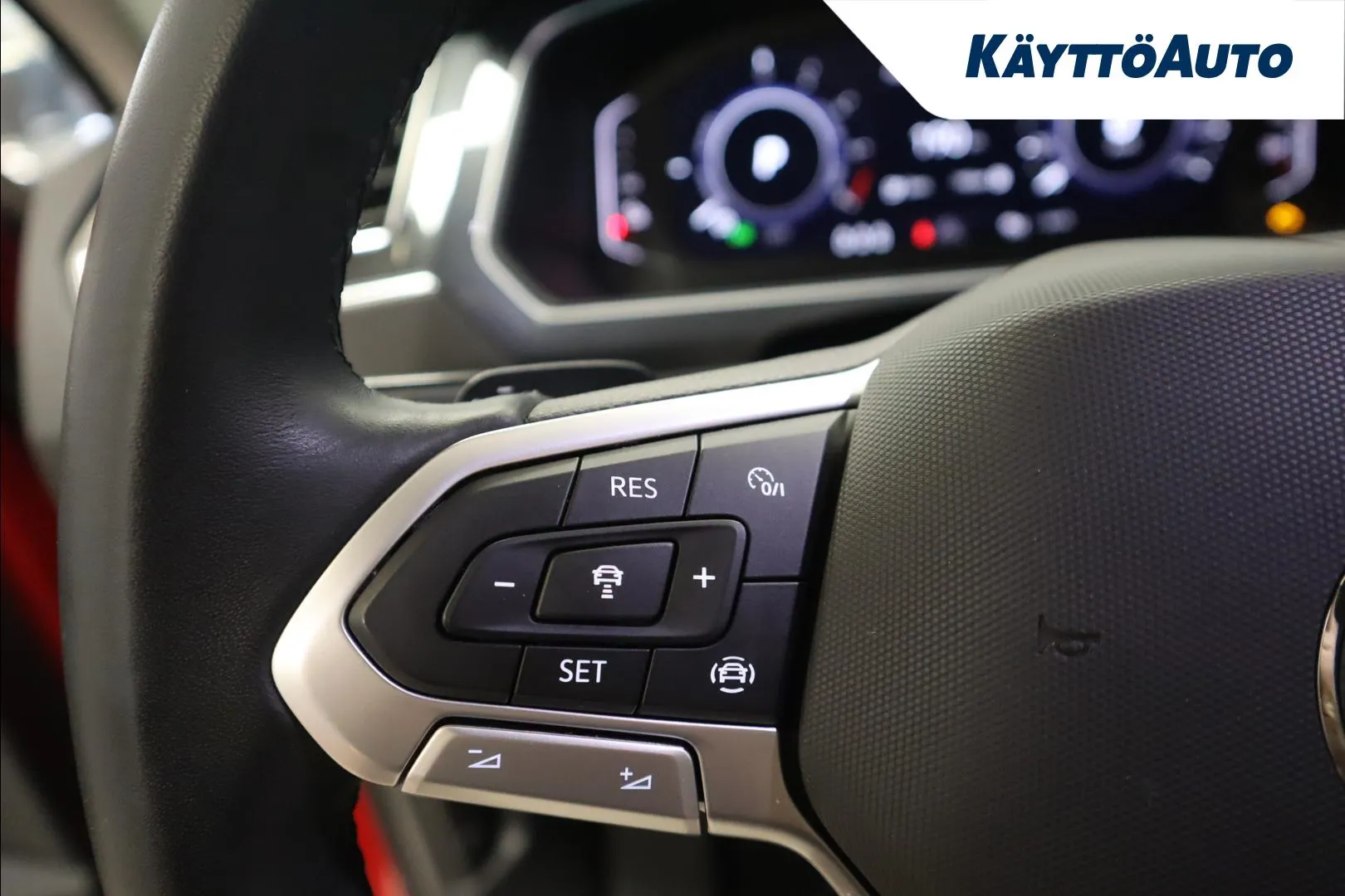 VOLKSWAGEN Tiguan KVJ-162 carousel image