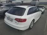 AUDI A4 UYU-140 carousel thumbs