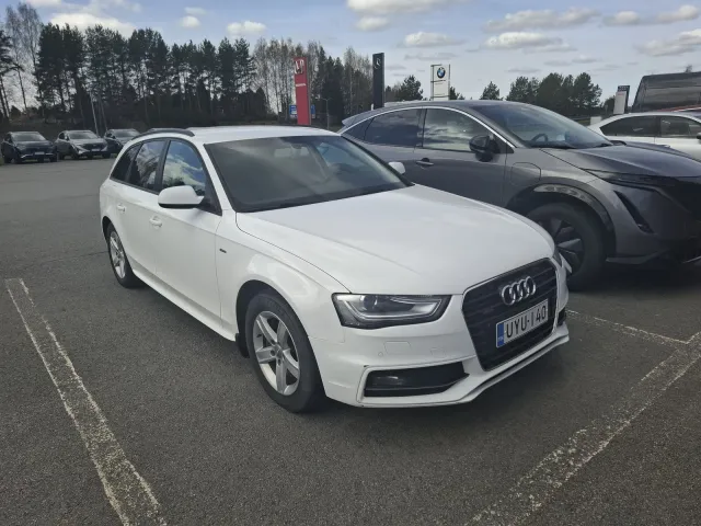 AUDI A4 UYU-140
