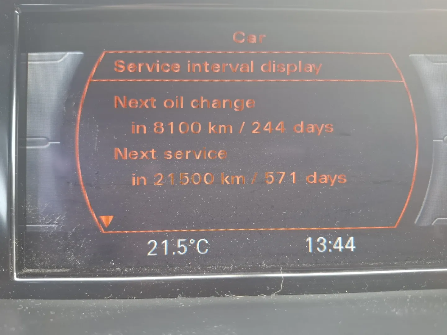 AUDI A4 UYU-140 carousel image