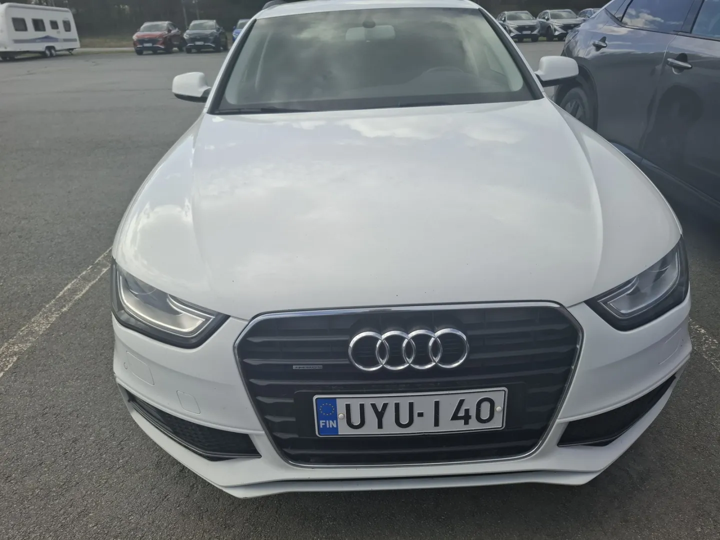 AUDI A4 UYU-140 carousel image