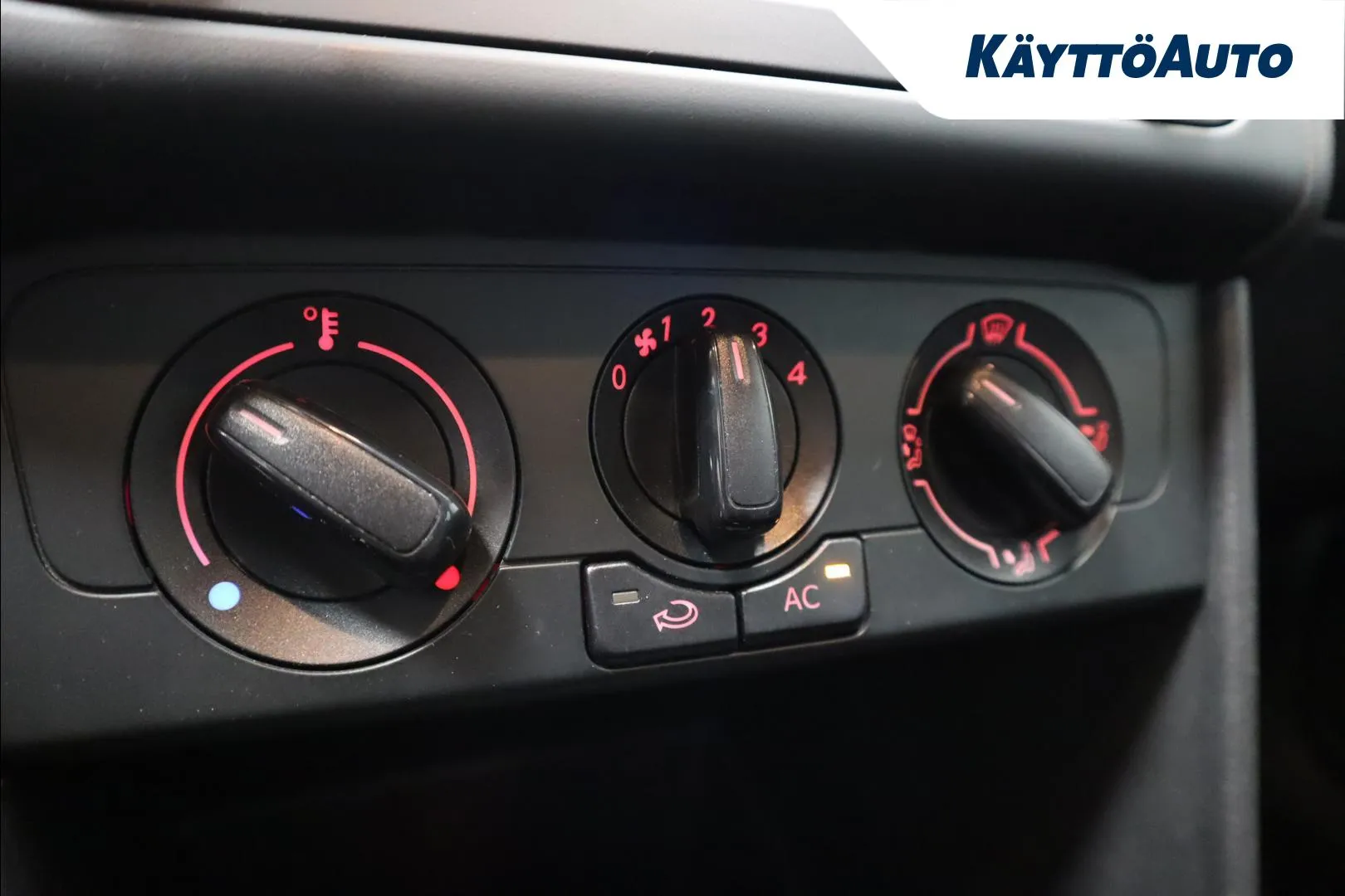 VOLKSWAGEN Polo IKV-287 carousel image