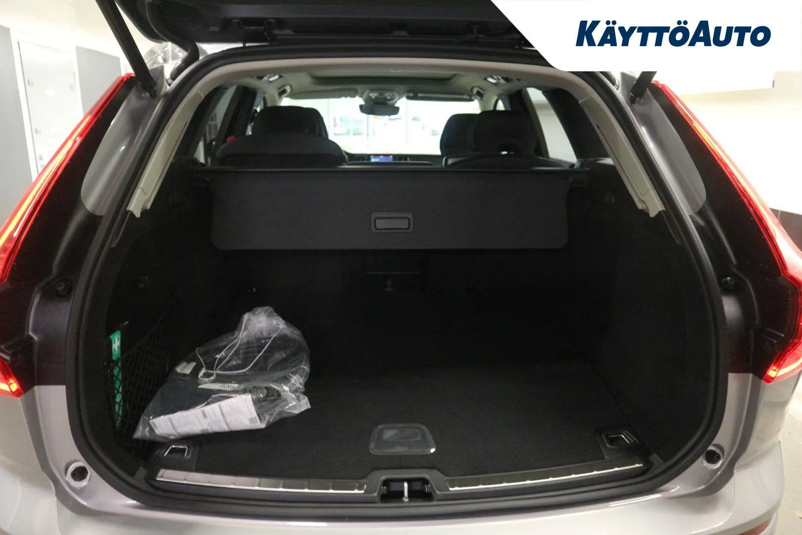 Volvo XC60 XTK-662 carousel image