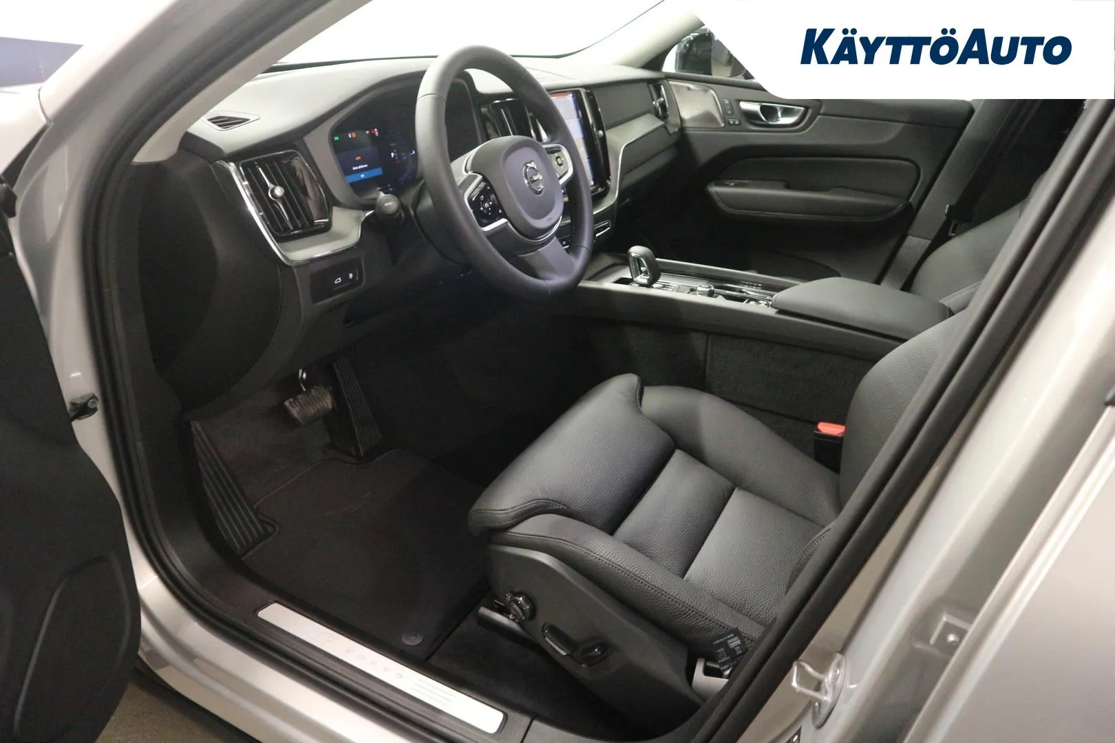 Volvo XC60 XTK-662 carousel image