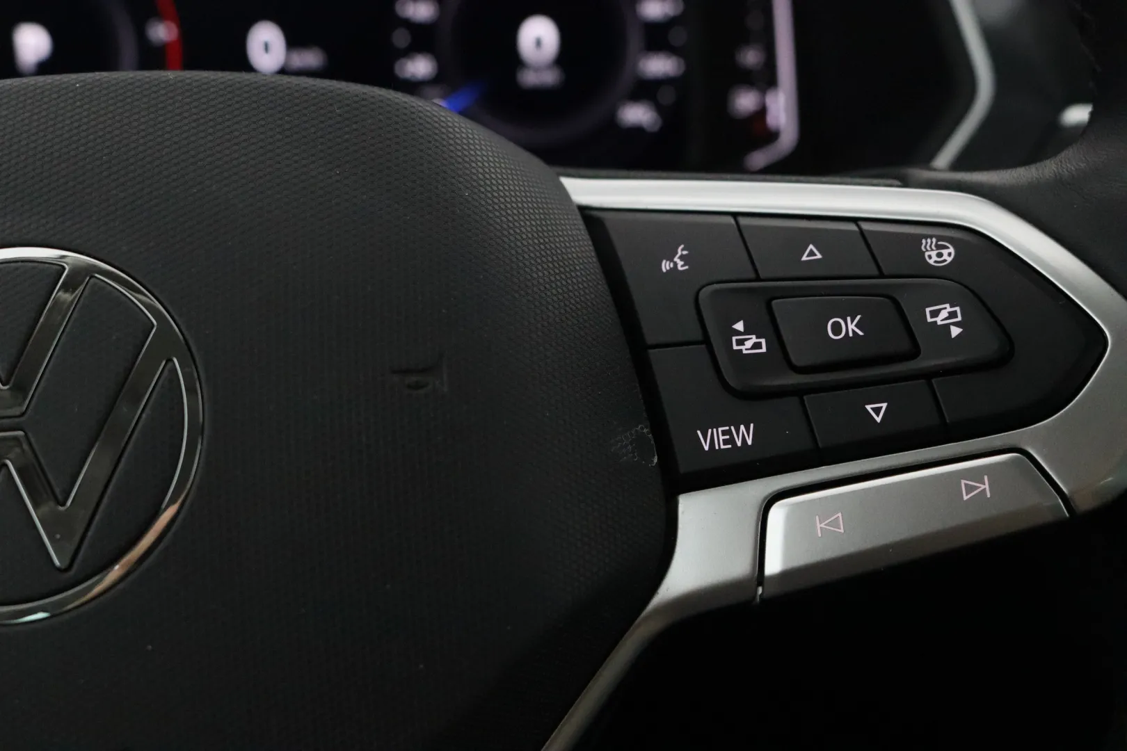 VOLKSWAGEN Tiguan KTX-135 carousel image
