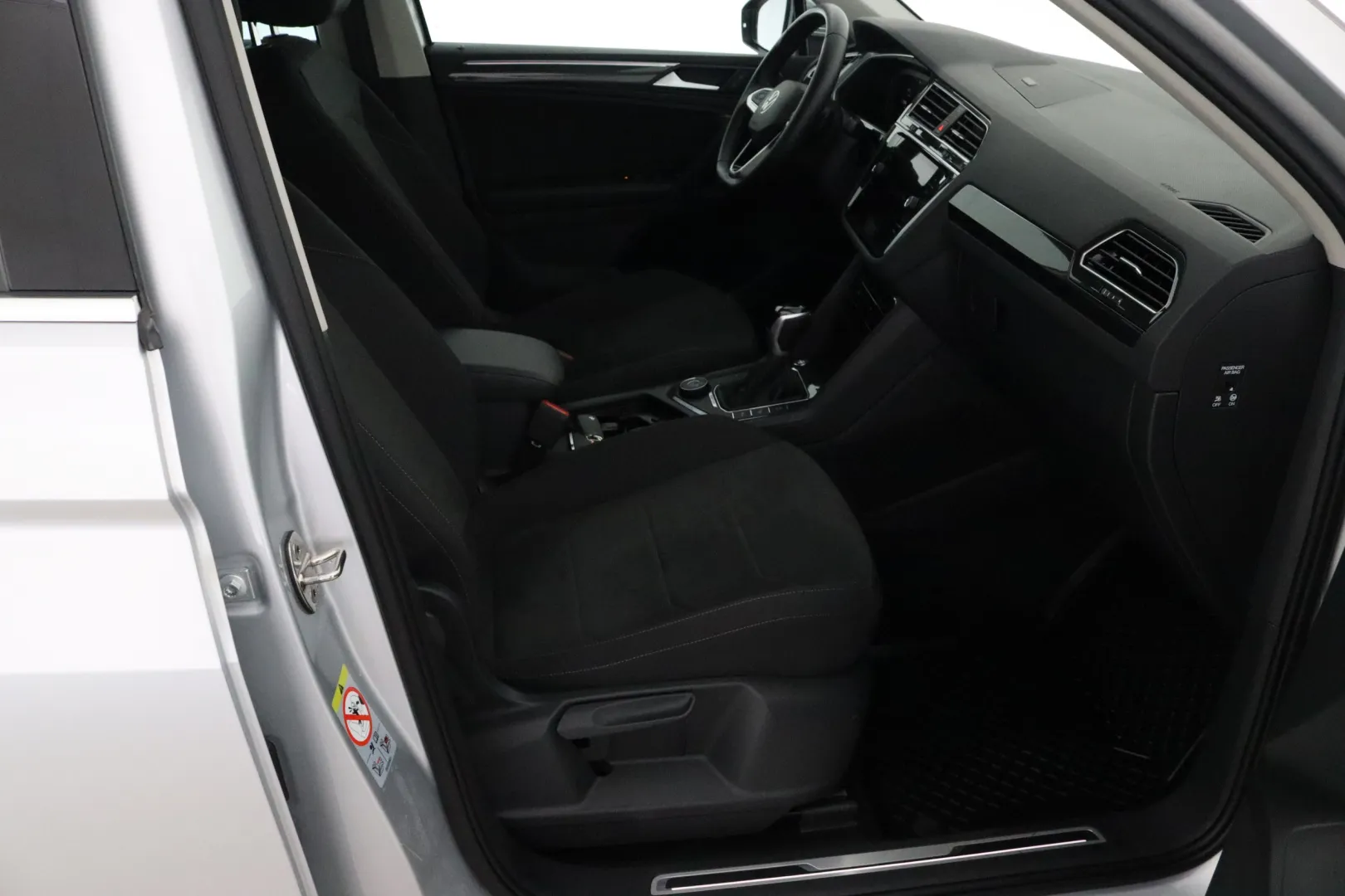 VOLKSWAGEN Tiguan KTX-135 carousel image