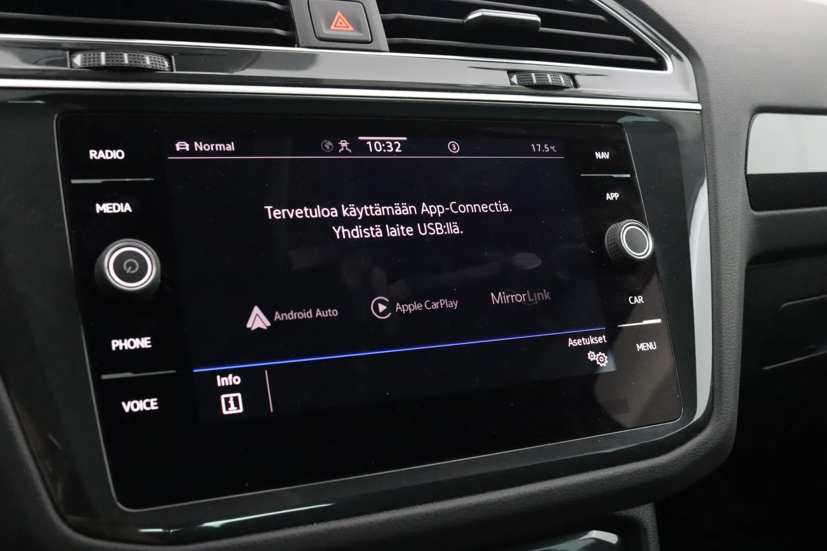VOLKSWAGEN Tiguan KTX-135 carousel image