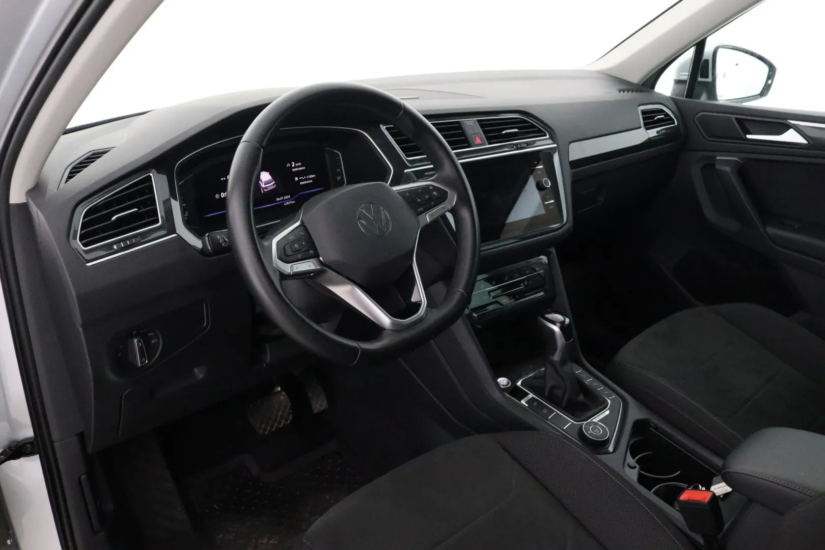 VOLKSWAGEN Tiguan KTX-135 carousel image