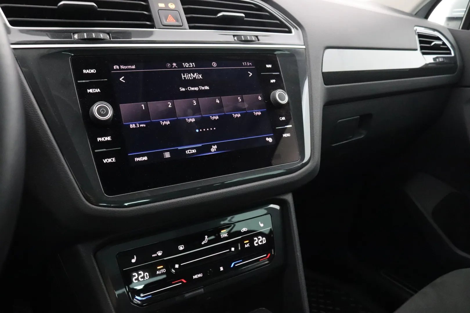 VOLKSWAGEN Tiguan KTX-135 carousel image