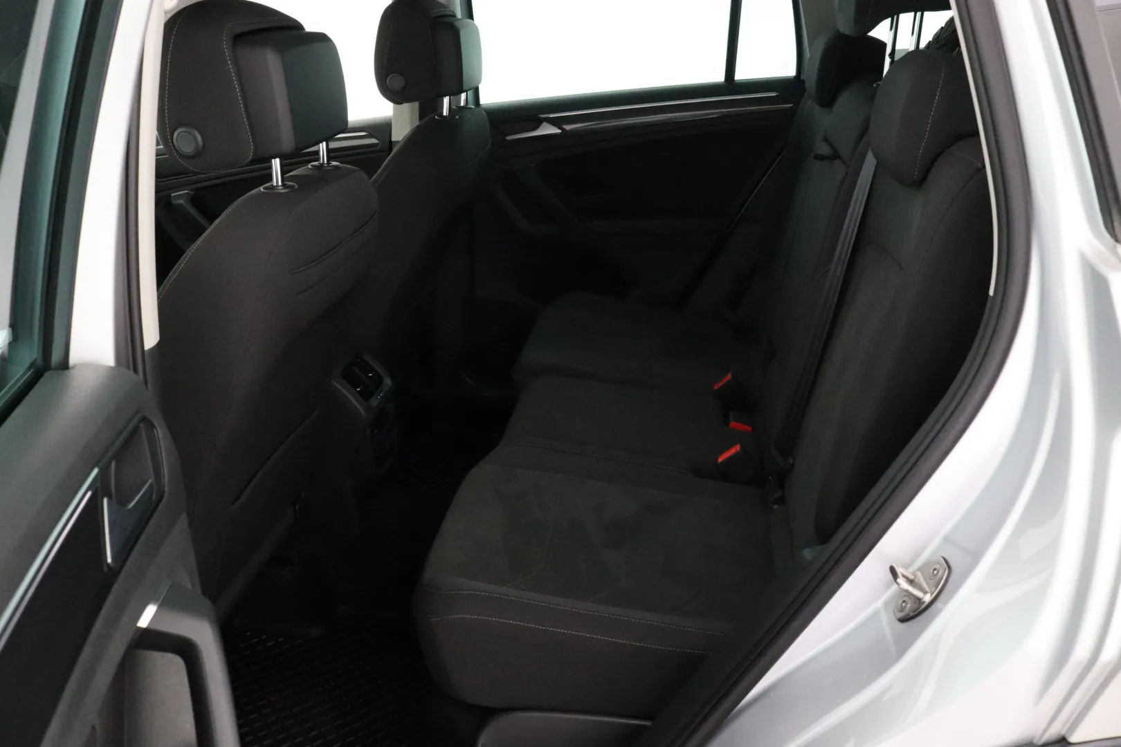 VOLKSWAGEN Tiguan KTX-135 carousel image