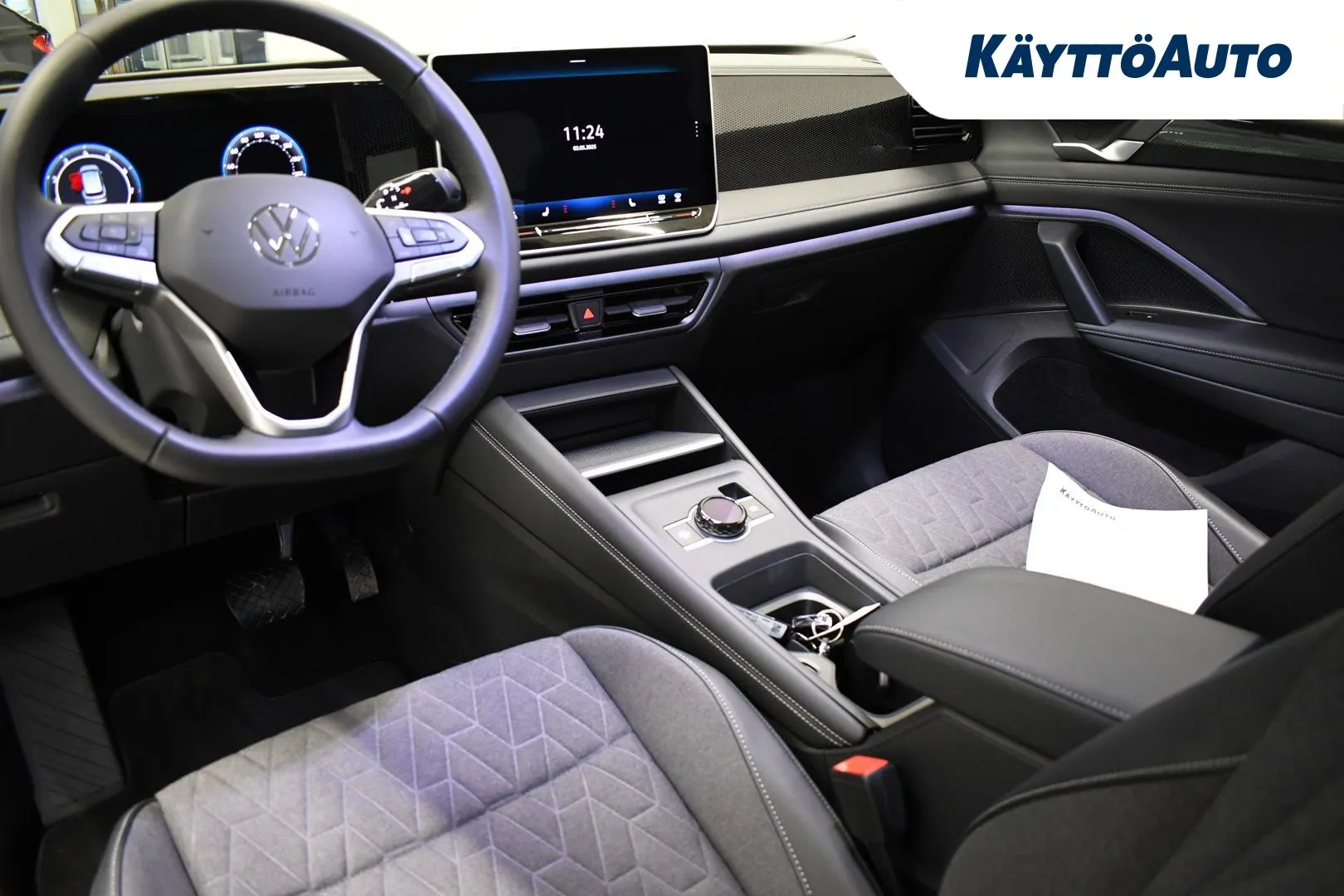 VOLKSWAGEN Tiguan FRR-702 carousel image