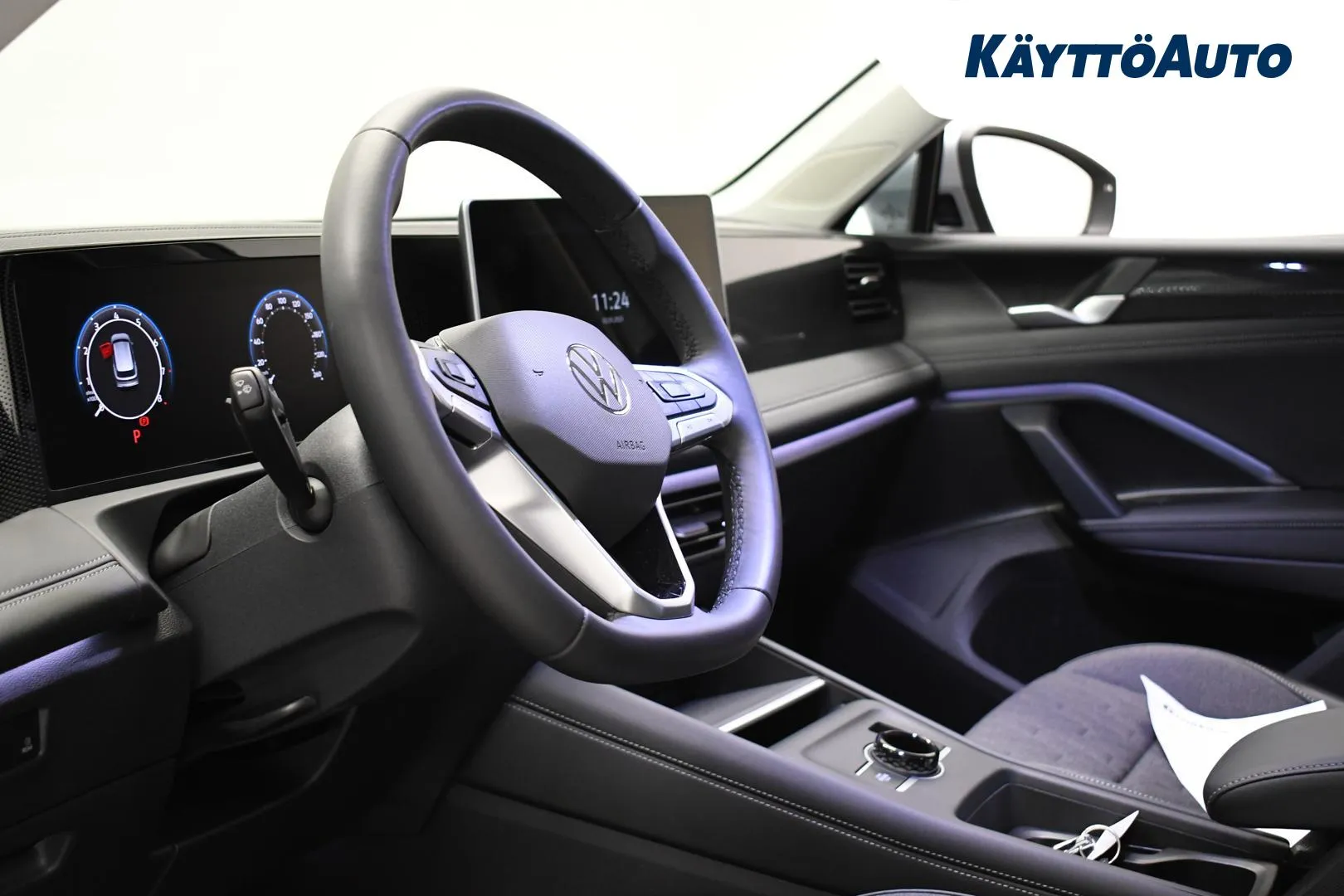 VOLKSWAGEN Tiguan FRR-702 carousel image