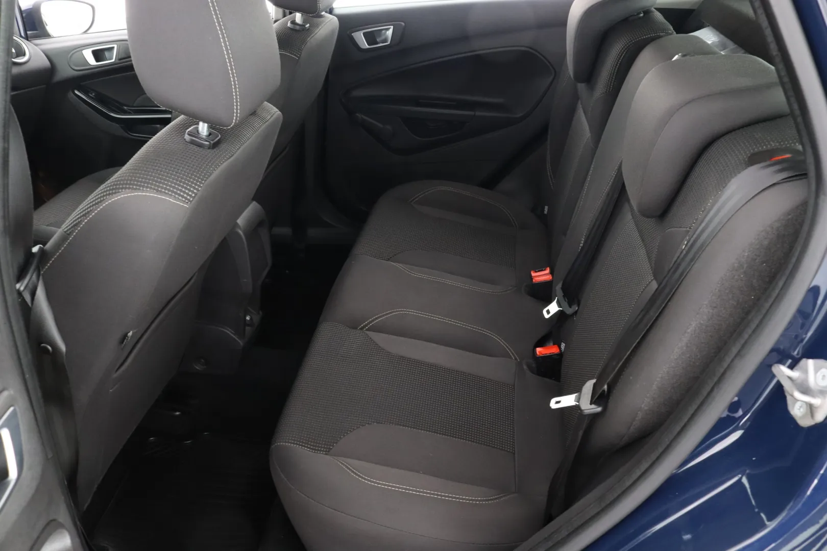 FORD Fiesta ZKU-165 carousel image