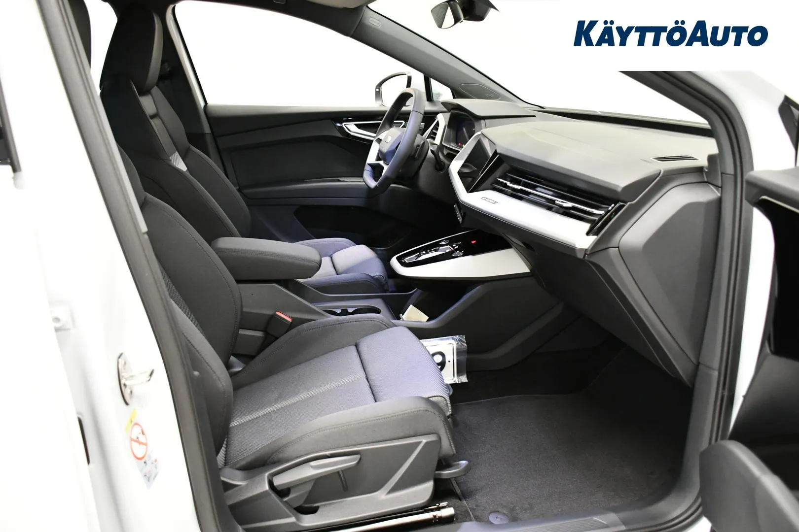 Audi Q4 e-tron XTH-789 carousel image
