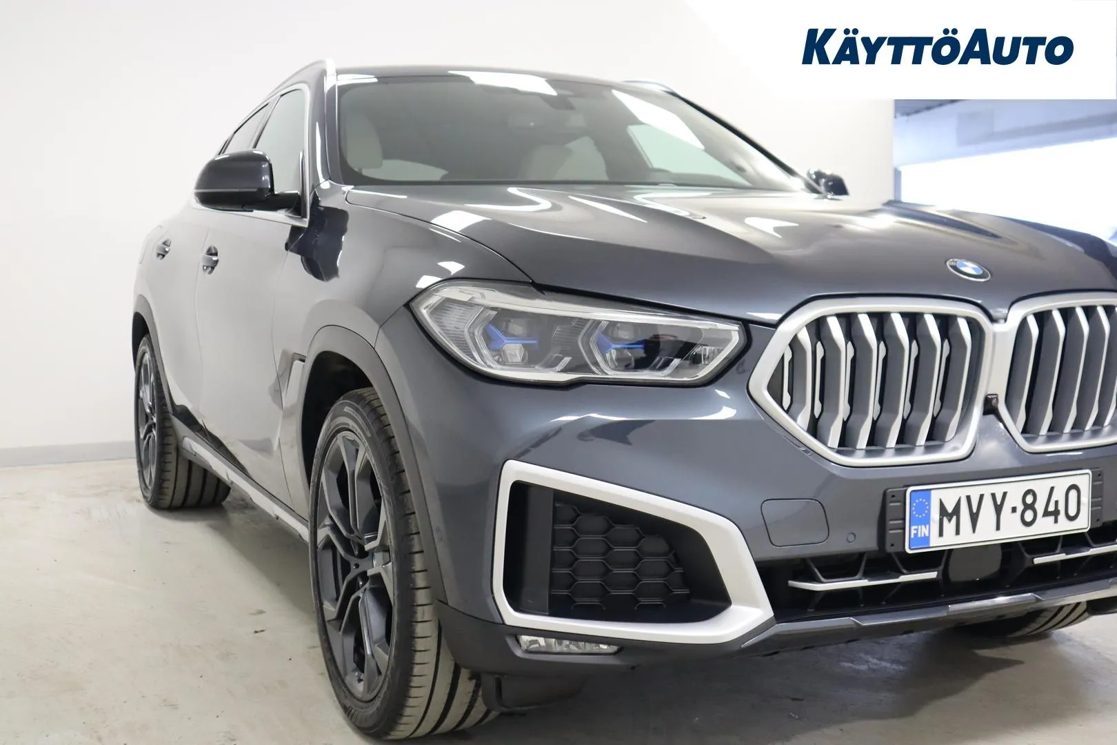 BMW X6 MVY-840 carousel image