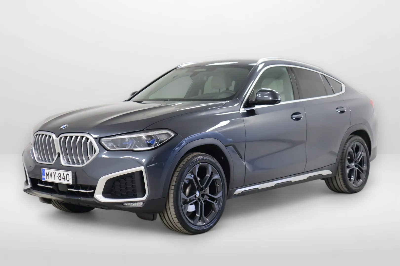 BMW X6 MVY-840 carousel image